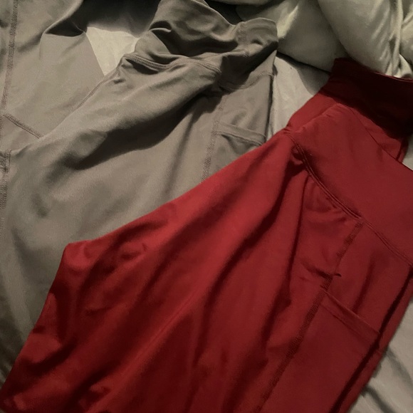 2 leggings ⭐️10 items for $10 - Picture 3 of 5